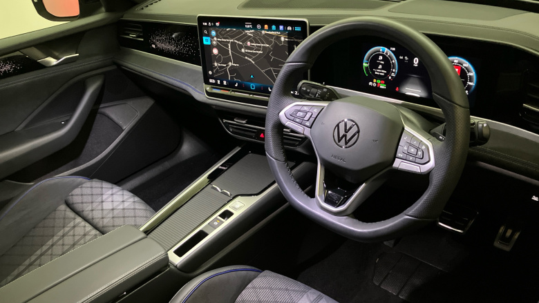 Volkswagen Passat 1.5 TSI eHybrid 272 R-Line 5dr DSG Estate